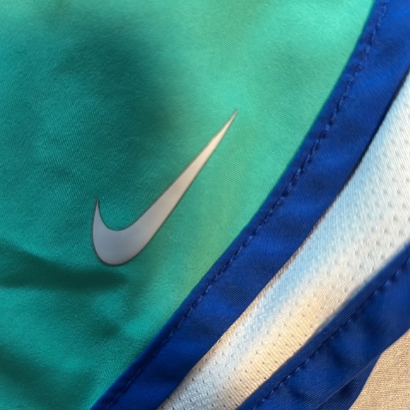 nike shorts - Picture 2 of 2